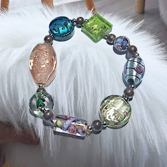 .👣4/$20.  Handmads Slip-on Beaded Bracelet - Picture 1 of 4